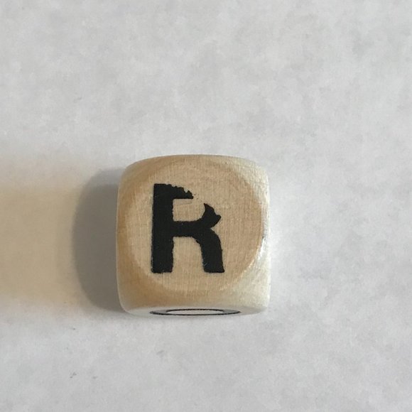 Parker Brothers Deluxe Boggle Hidden Word Game with Self-scrambling Shaker - Picture 10 of 11